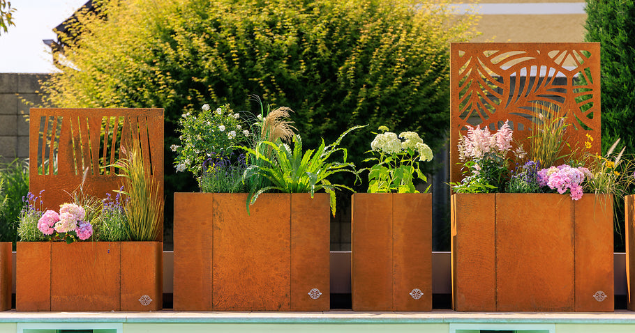 Hochbeete mit integriertem Sichtschutz – Gartenbereiche stilvoll abgrenzen
